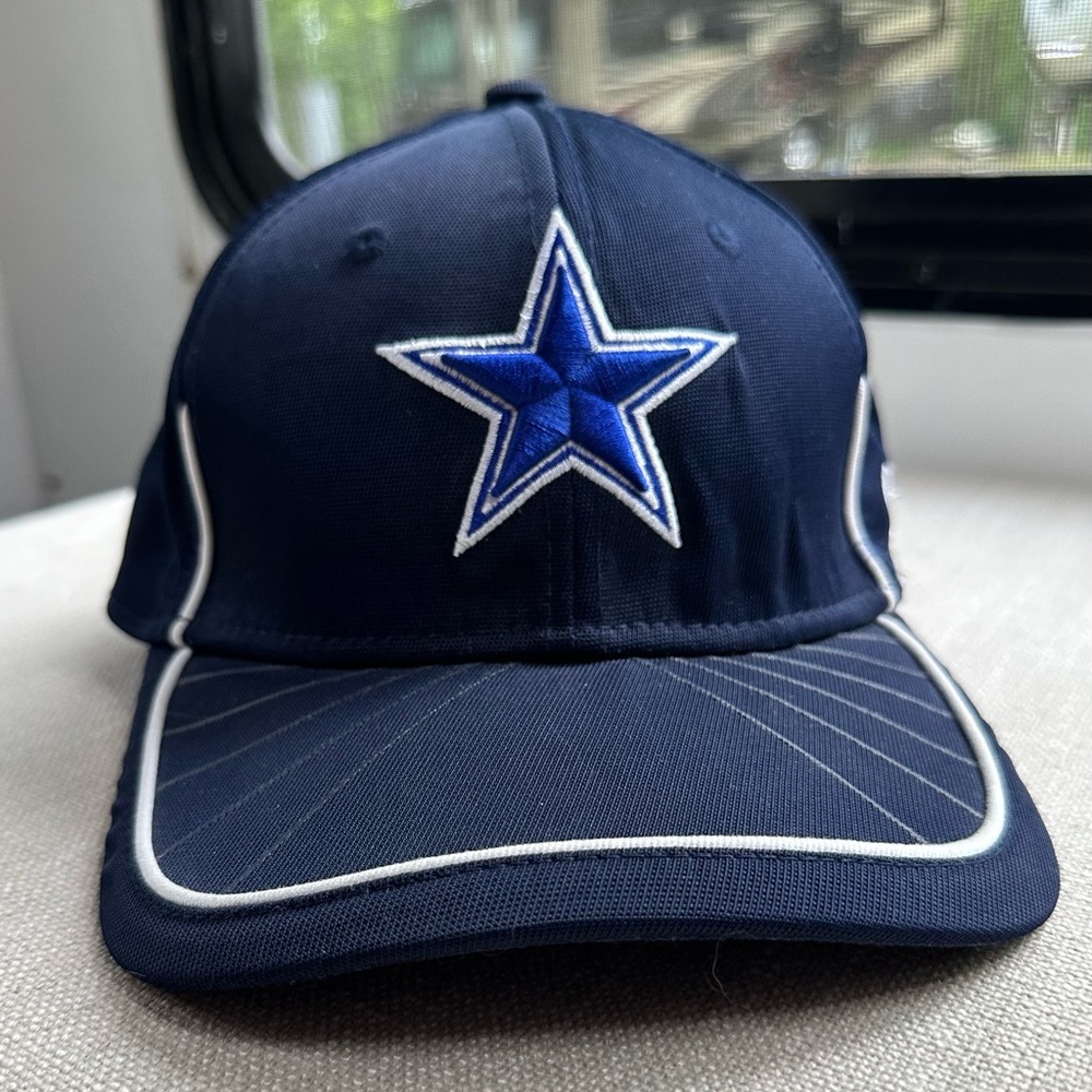 Dallas Cowboys HAT S‎ / M NFL Football Star Logo Blue White 39Thirty Stretch Cap